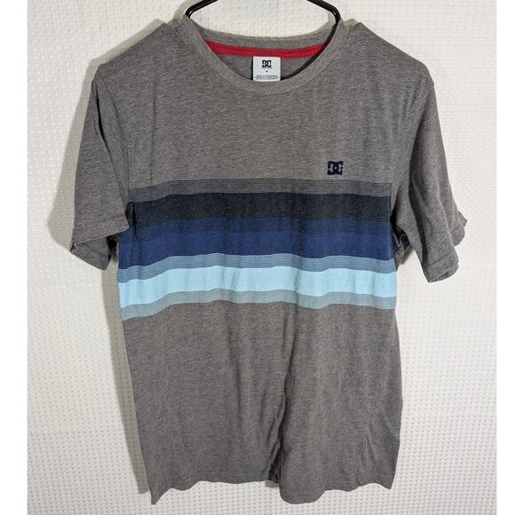 DC Shoes T Shirt Medium Gray Striped Short Sleeve Skate Surf Streetwear Logo Tee - Picture 1 of 4
